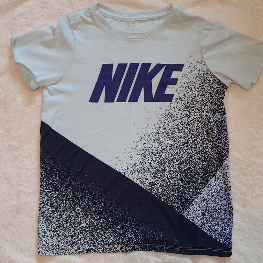 Boy's Nike Blue Shirt Size Small
